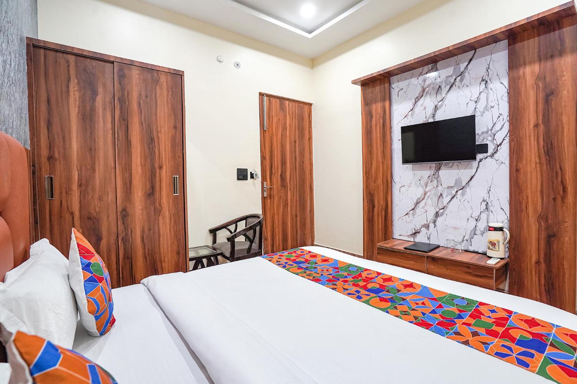 Fabhotel The Vrindavan Inn Bagian luar foto